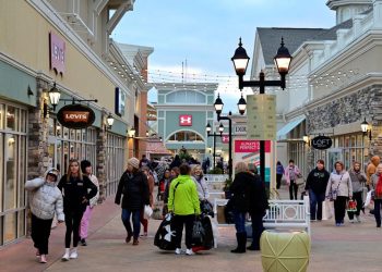 US businesses wary of Trump policy impacts, Fed survey shows