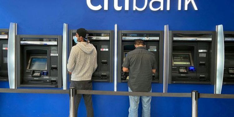 Citigroup cuts more jobs to meet expense goals, Bloomberg News reports
