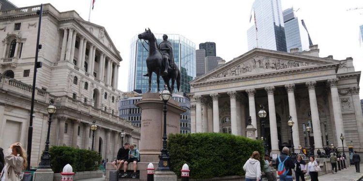 BoE delays Basel bank capital rules by one year