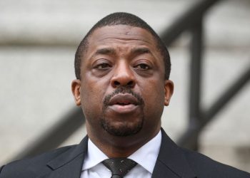 US ends former New York lieutenant governor’s bribery case after witness dies