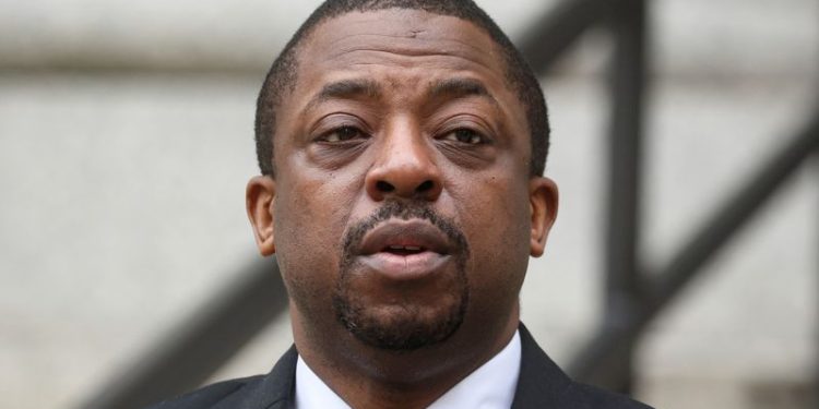 US ends former New York lieutenant governor’s bribery case after witness dies