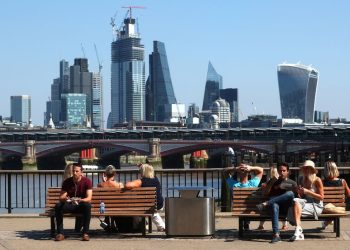 Barclays lowers forecast for Q4 UK GDP