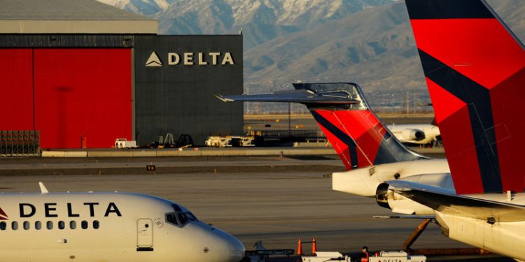 Delta Air Lines: UBS raises price target on strong revenue, earnings outlook