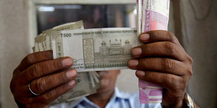 India’s forex reserves hit eight-month low at $640.28 billion
