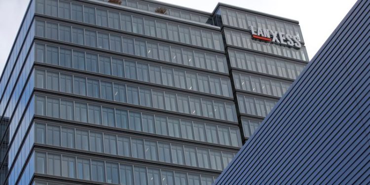 Lanxess Q4 core profit to beat estimates by over 20% on US buying