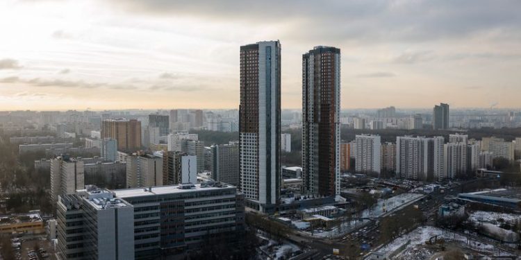 Russia’s budget deficit widens to $34.4 billion after late spending spree