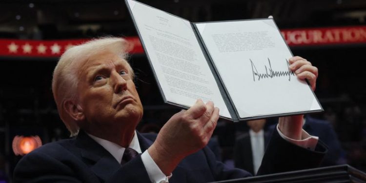 Trump orders federal workers back to office full-time