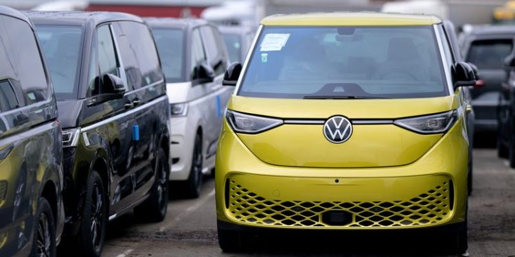 European carmakers stocks fall after Trump’s inauguration