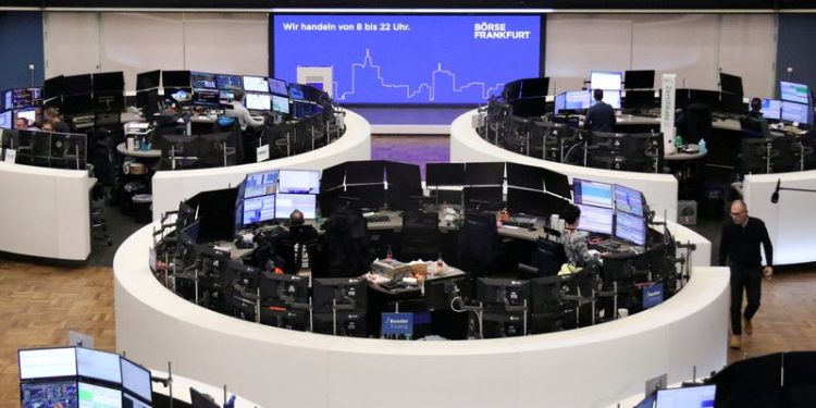 Healthcare, luxury stocks boost STOXX 600 to three-month high