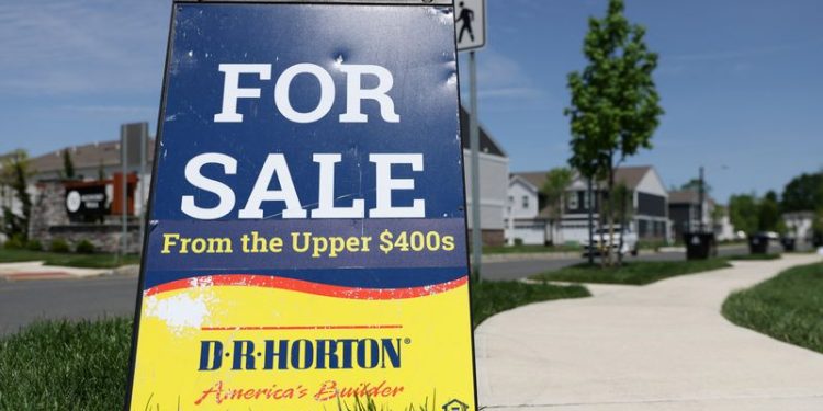 D.R. Horton beats Q1 estimates as low housing supply boosts new home demand