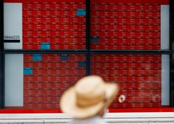 Morning Bid: Whipsawed dollar and fog of uncertainty? Get used to it