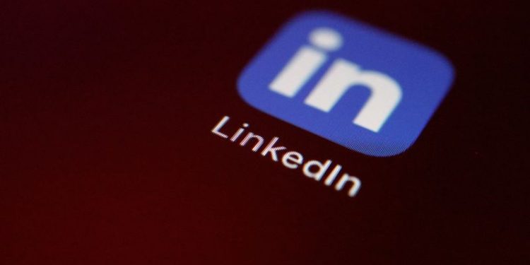 Microsoft’s LinkedIn sued for disclosing customer information to train AI models