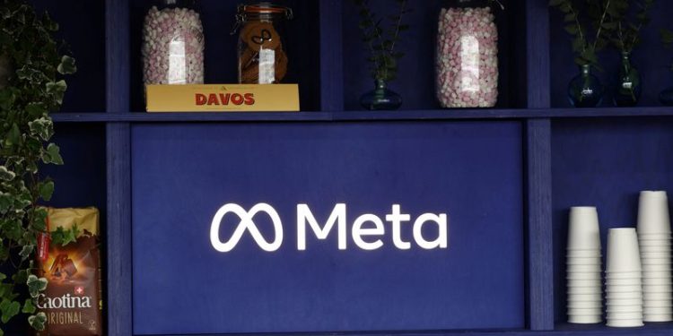 US Meta users report automatic re-follows of president, VP accounts