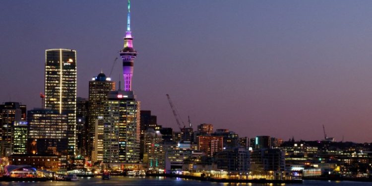 People leave New Zealand in record numbers in the 12 months through November
