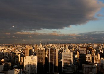 Analysis-Rate sensitivity haunts already elevated Brazil public debt