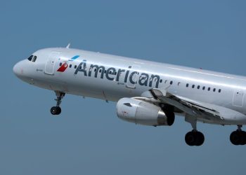 American Airlines forecasts weak 2025 profit on costly labor deals