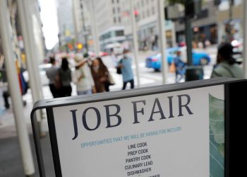 US weekly jobless claims increase marginally