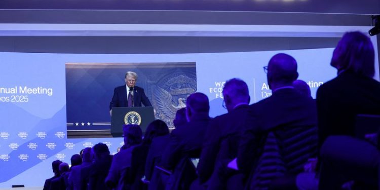Trump accuses Bank of America, JPM of not doing business with conservatives
