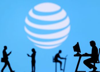 AT&T secures $850 million from sale-leaseback of real estate to Reign Capital