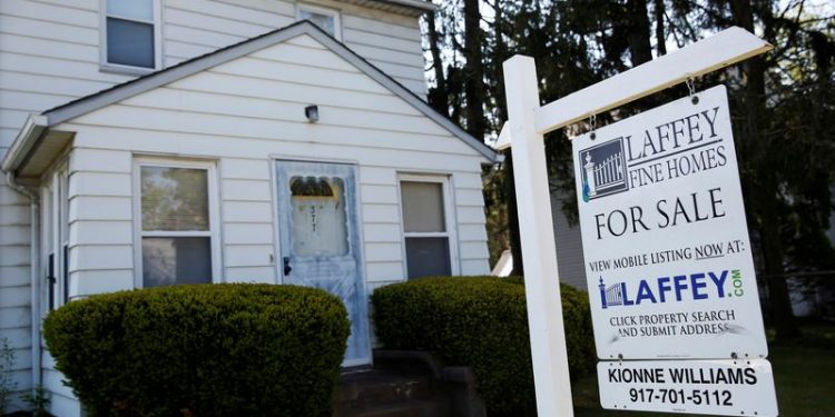 US existing home sales rise to 10-month high in December