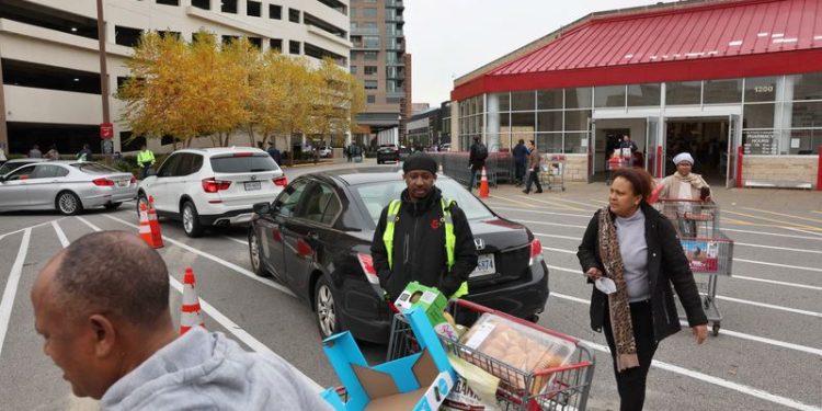 US consumer sentiment ebbs in January; 12-month inflation expectations rise