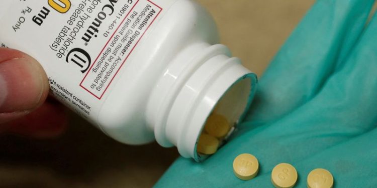 Bankrupt Purdue buys time to advance $7.4 billion opioid deal