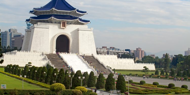 Taiwan stocks higher at close of trade; Taiwan Weighted up 2.27%