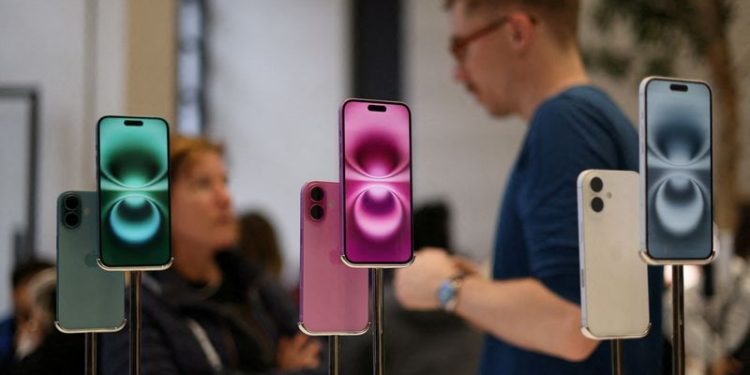 Jefferies cuts Apple stock rating on expected earnings, guidance miss