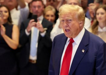 Trump holds off on Day 1 tariffs, but hints at duties for Canada, Mexico on Feb. 1