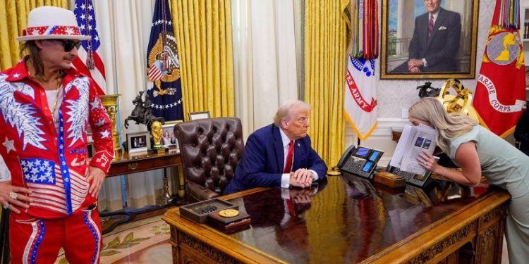 Trump signs executive order to protect Americans from ‘exploitive ticket scalping’ in entertainment industry