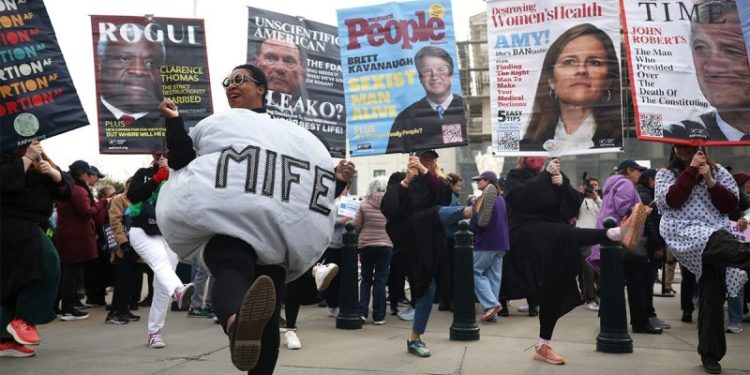 Supreme Court divided over state effort to defund Planned Parenthood