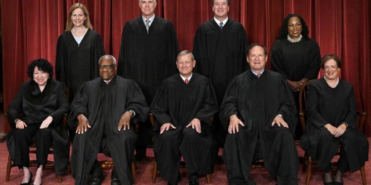 Federal judges anonymously criticize Supreme Court for overturning decisions with emergency rulings