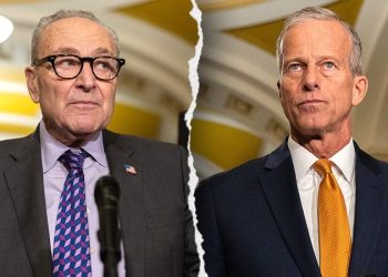 Dueling Obamacare plans set to fail as deadline nears, pushing Senate toward bipartisan talks