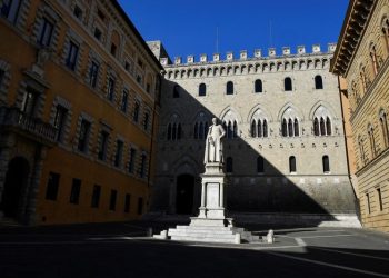 Italy’s MPS shares fall ahead of Mediobanca board meeting on bid